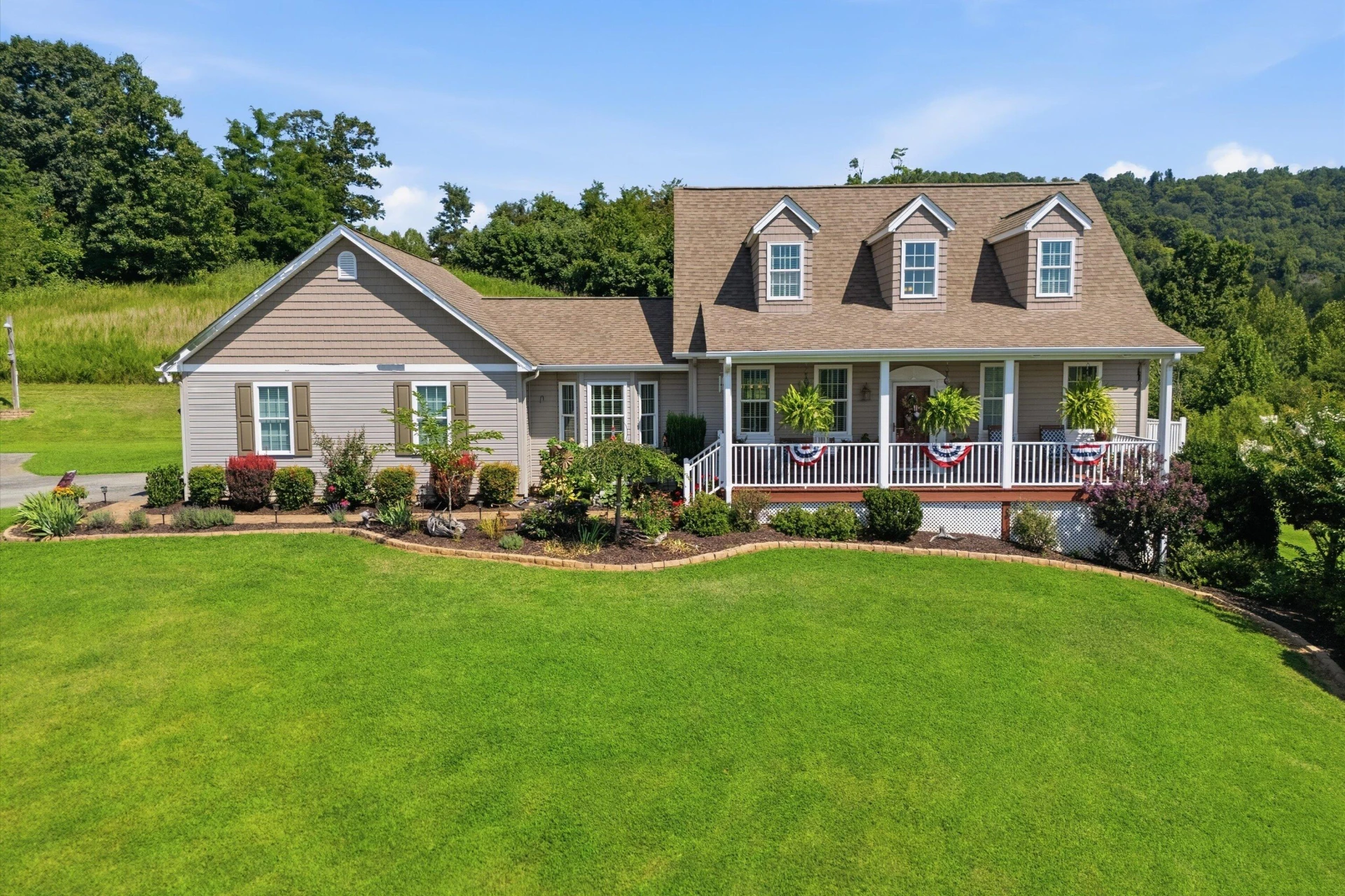 1611 Ivy Branch DR