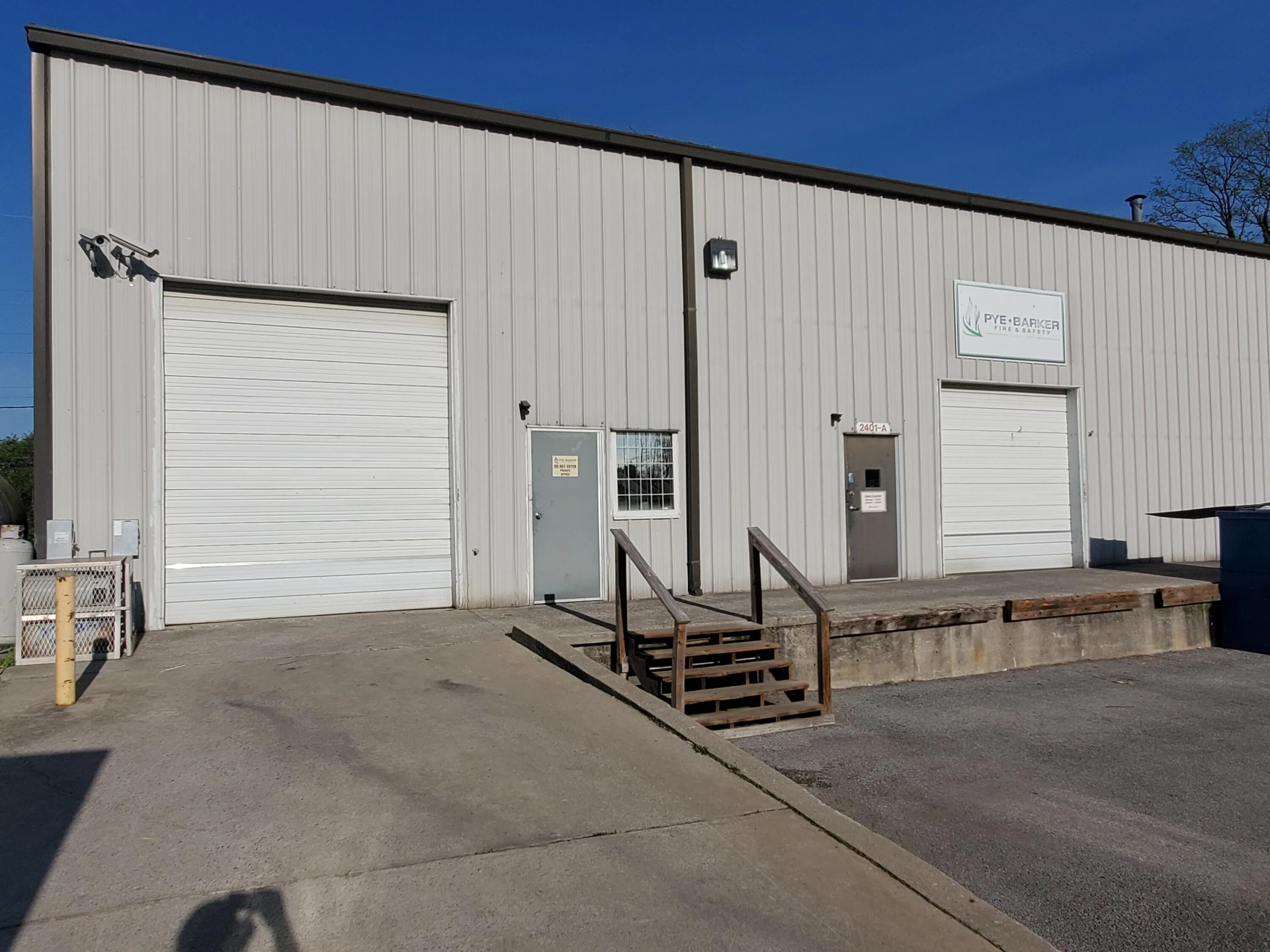 2401 Plantation RD NE #A & B - Photo 2