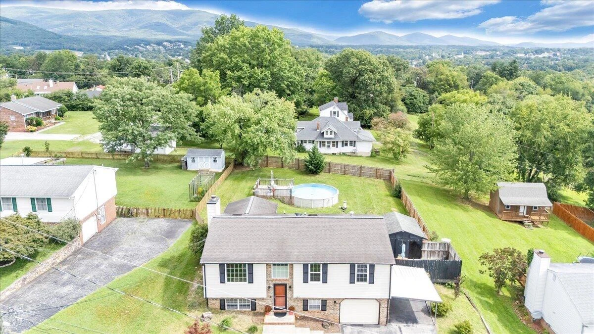1104 Christy CIR - Photo 3