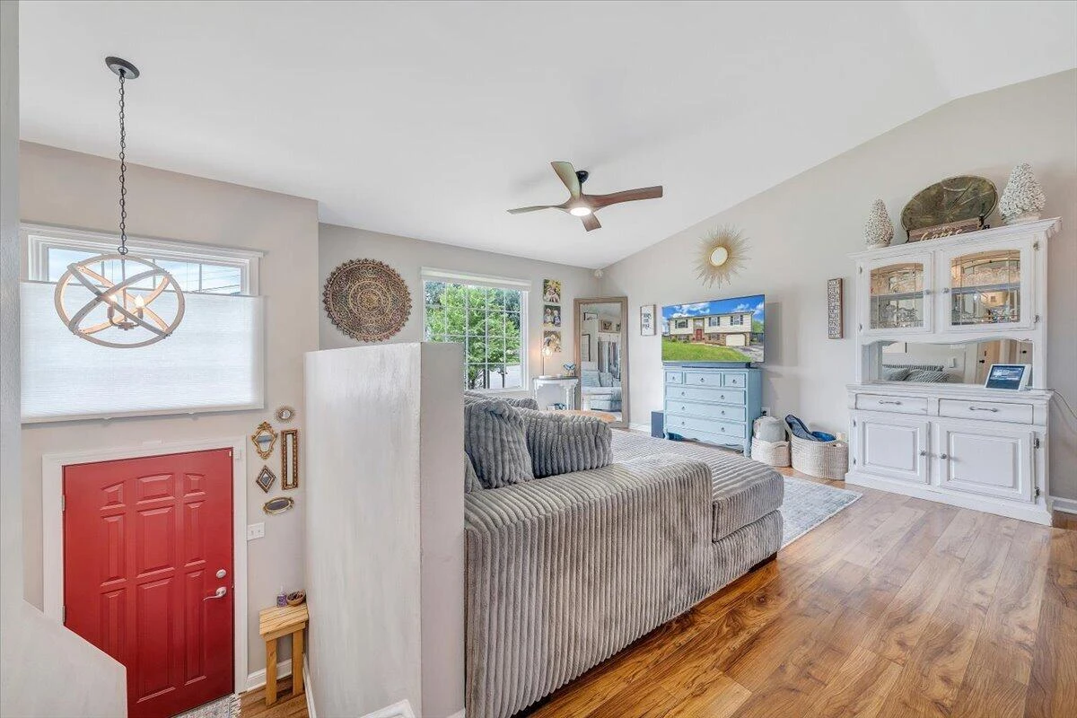1104 Christy CIR - Photo 5