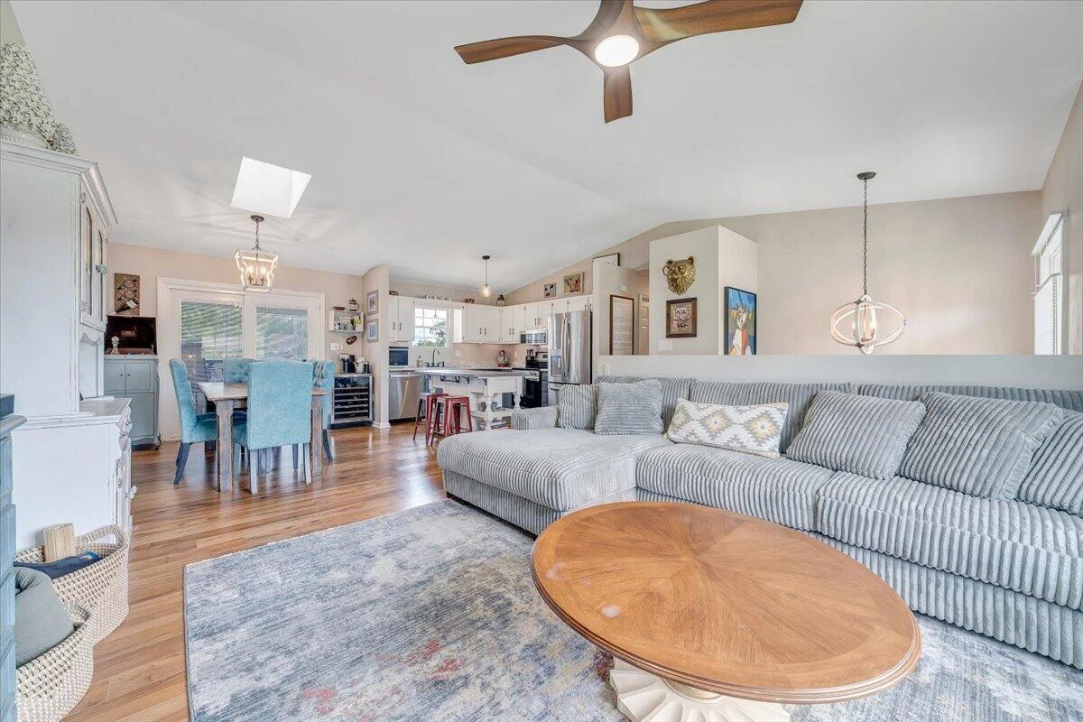 1104 Christy CIR - Photo 8