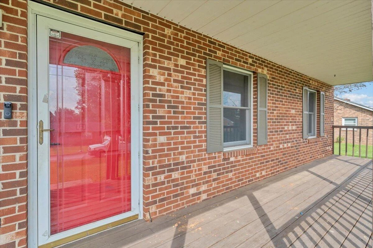 159 Highfield CIR - Photo 4