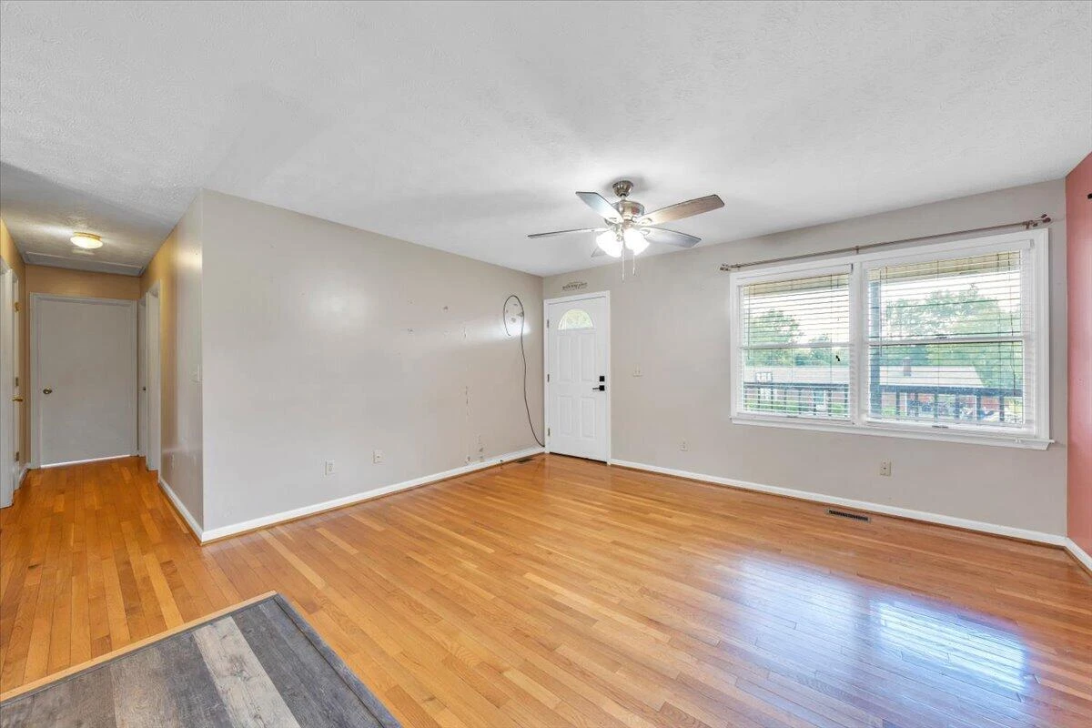 159 Highfield CIR - Photo 7