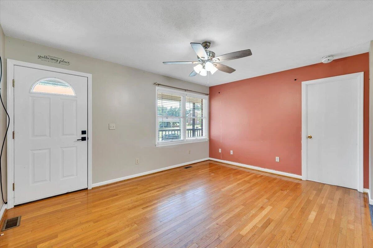 159 Highfield CIR - Photo 9