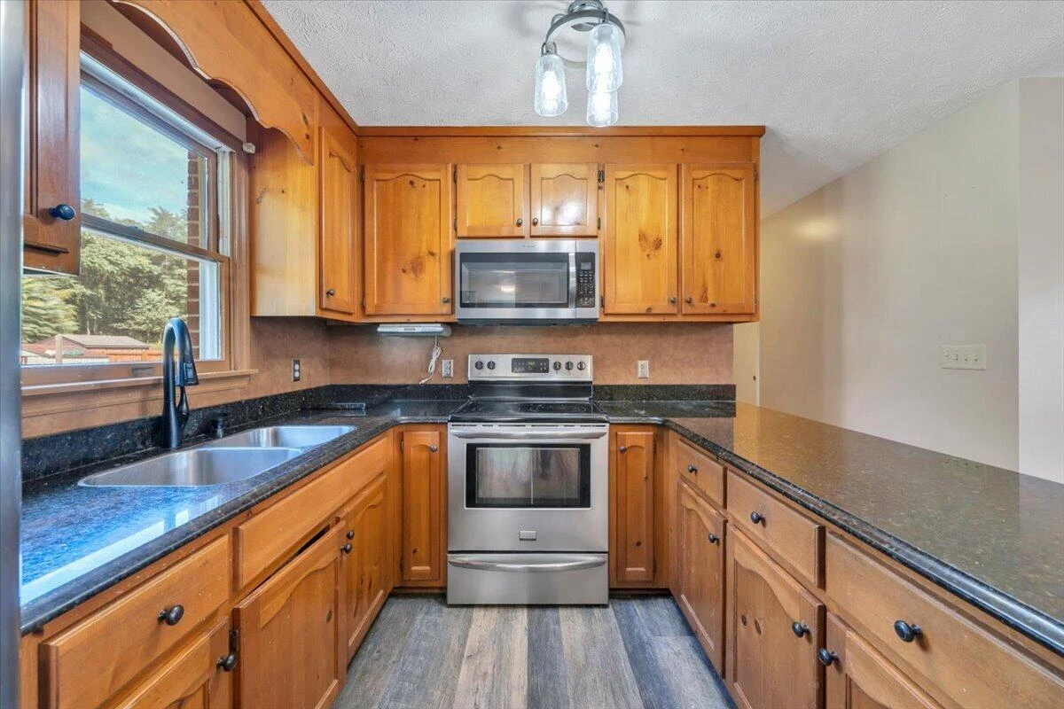 159 Highfield CIR - Photo 11