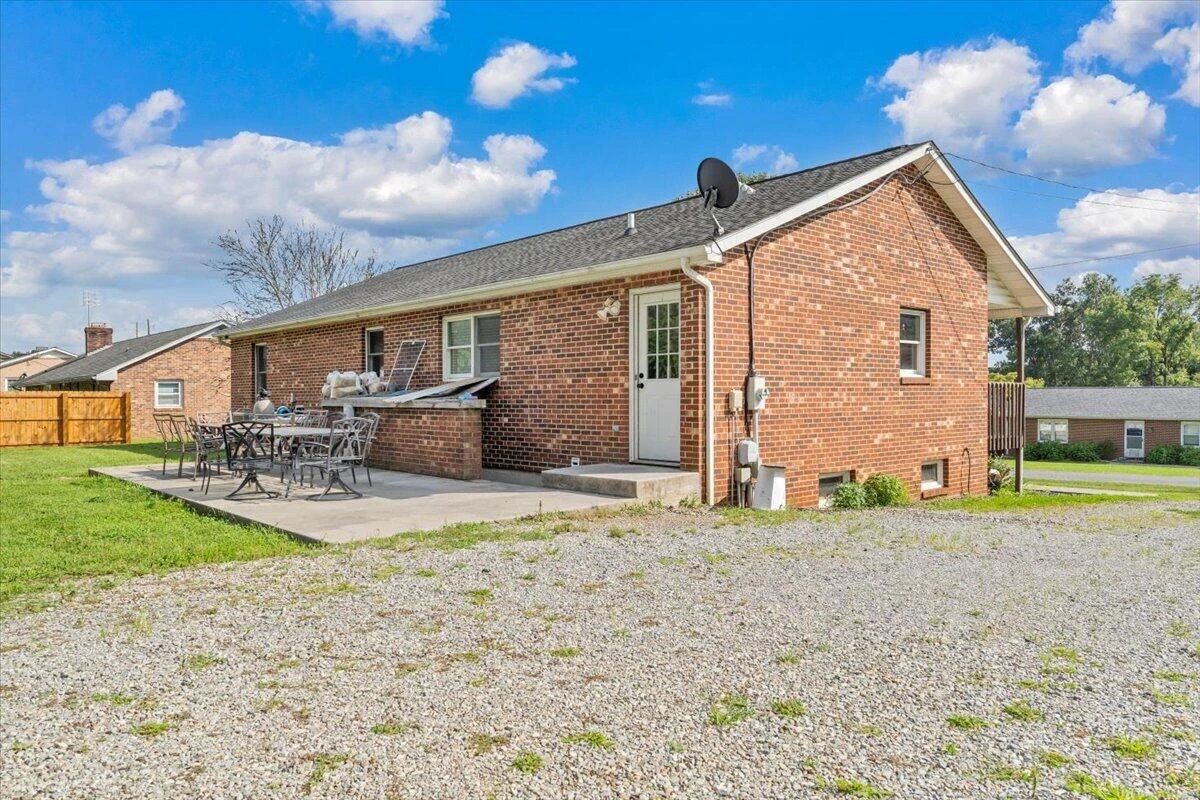 159 Highfield CIR - Photo 40