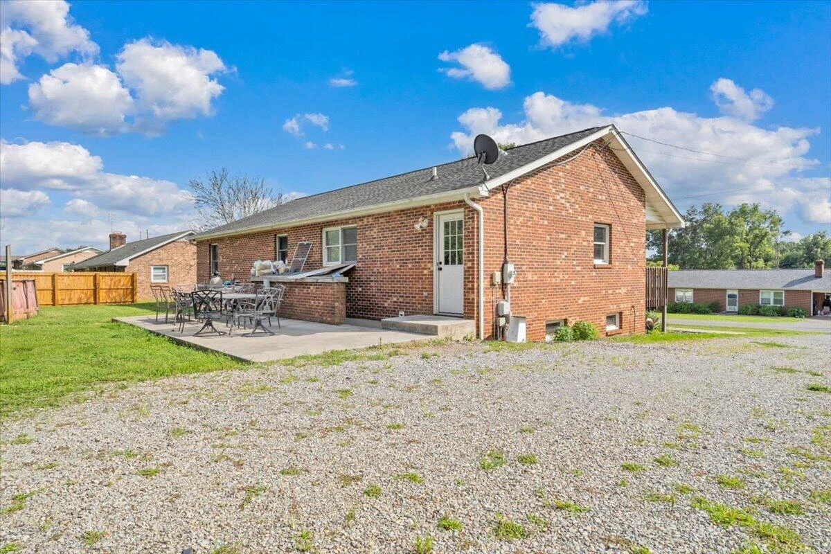 159 Highfield CIR - Photo 41