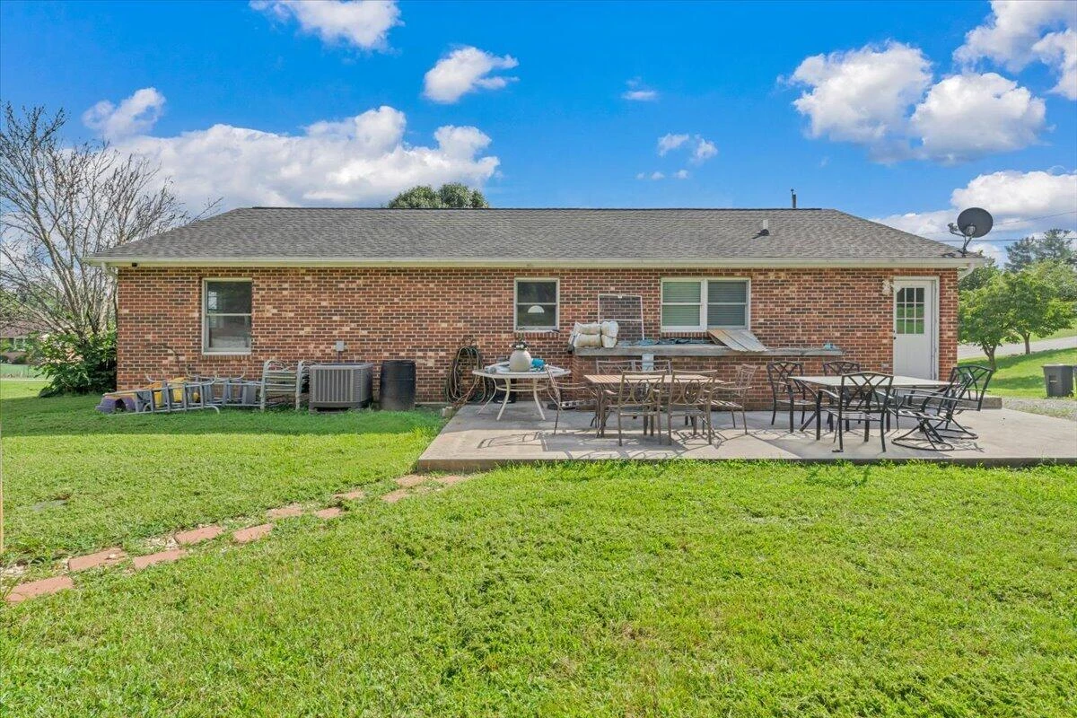 159 Highfield CIR - Photo 42