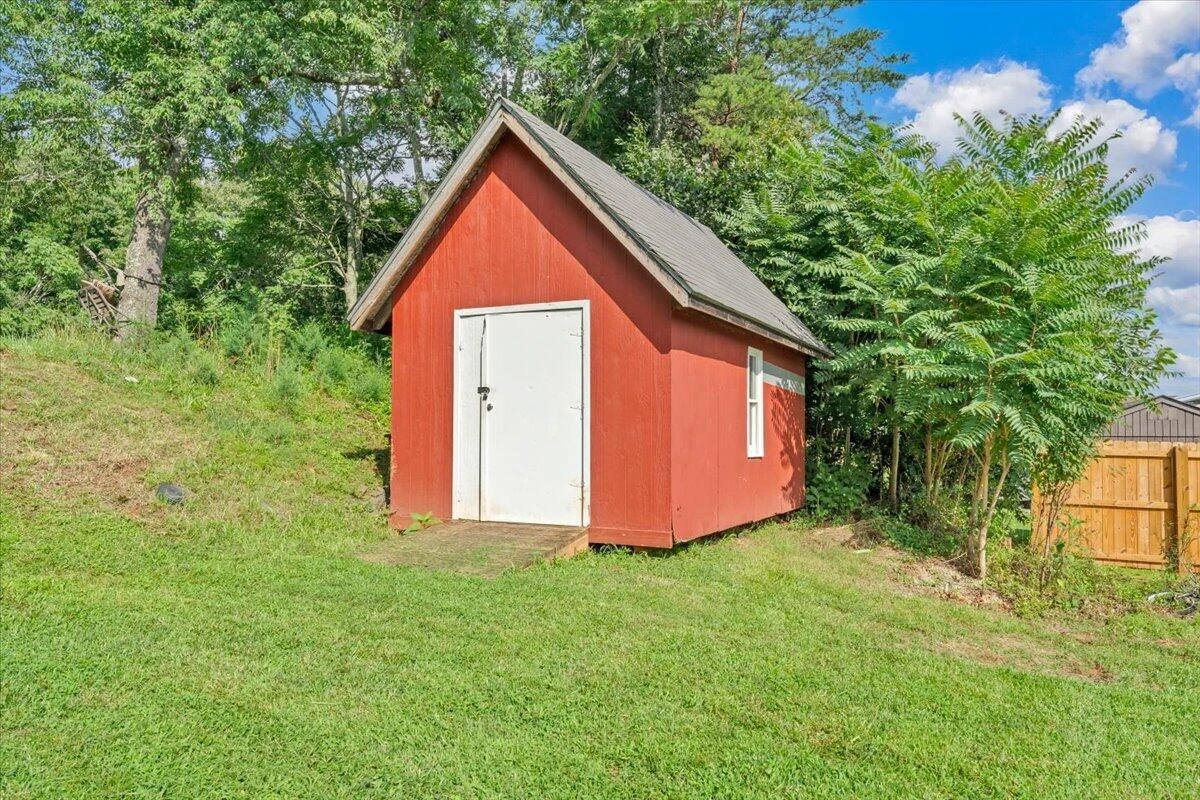 159 Highfield CIR - Photo 44