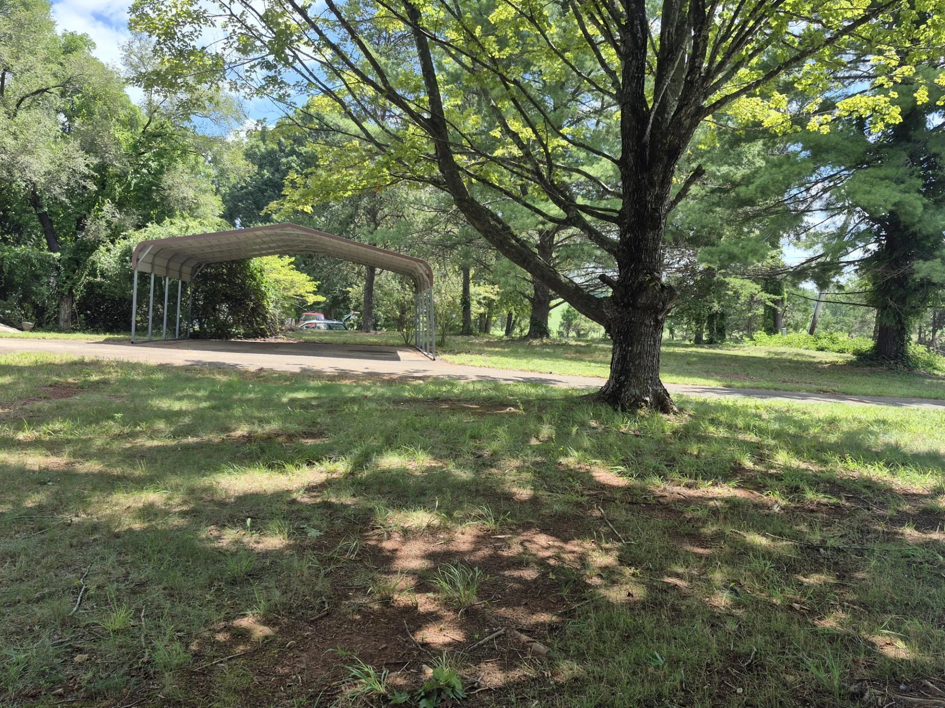 3015 Mcdaniel RD - Photo 4