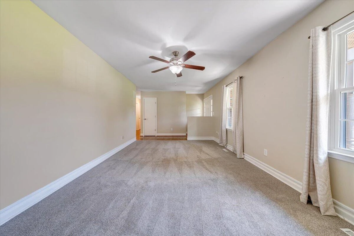 3702 Belle Ave NE AVE NE - Photo 5