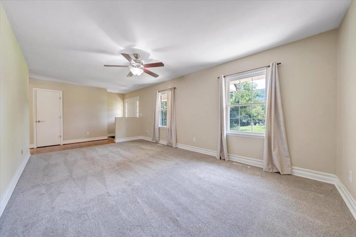 3702 Belle Ave NE AVE NE - Photo 6