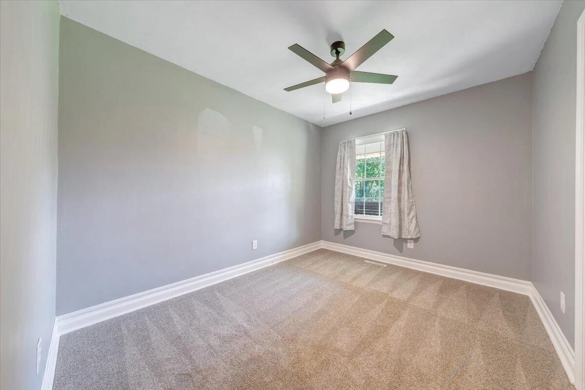 3702 Belle Ave NE AVE NE - Photo 18