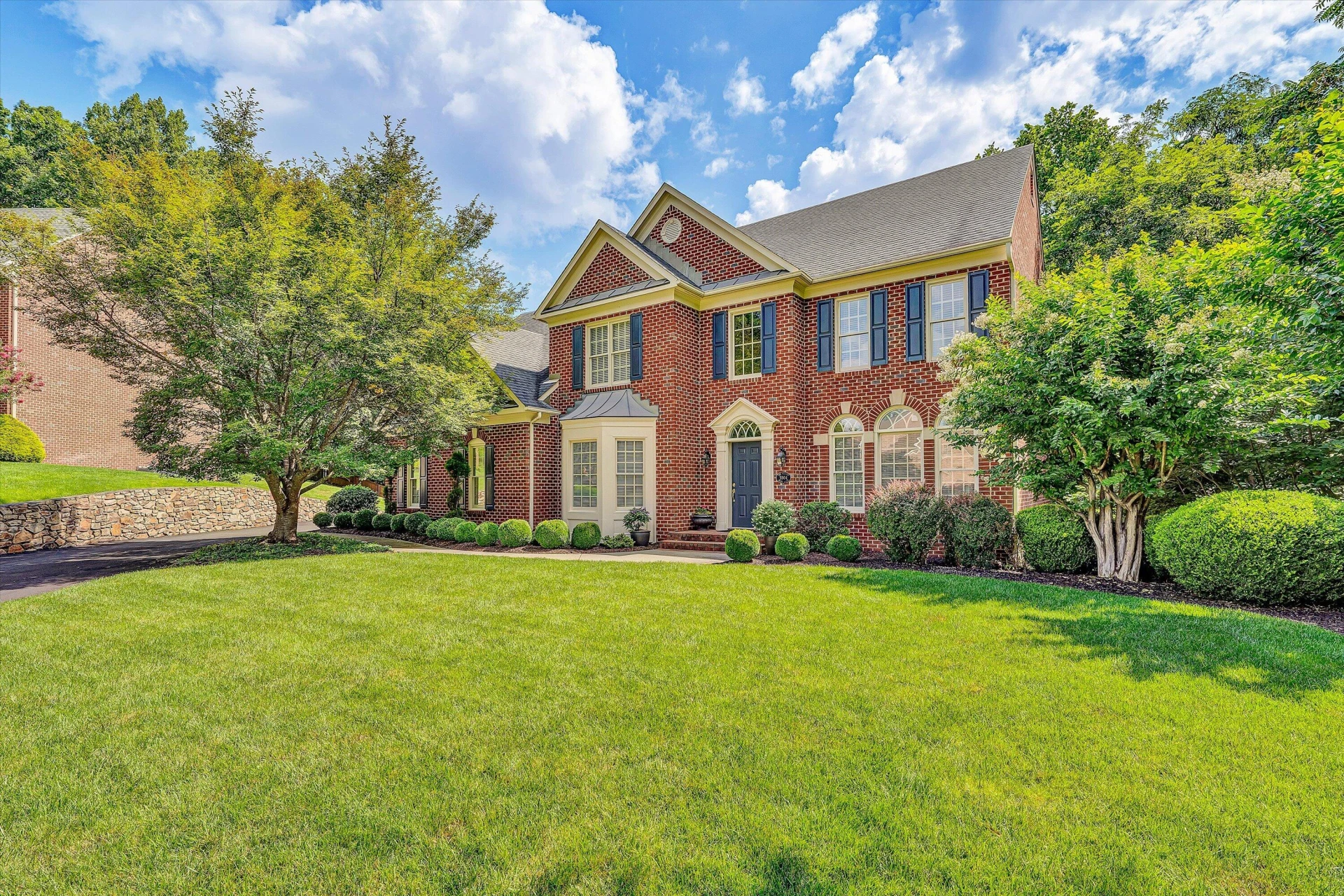 5504 Wales CT - Photo 4