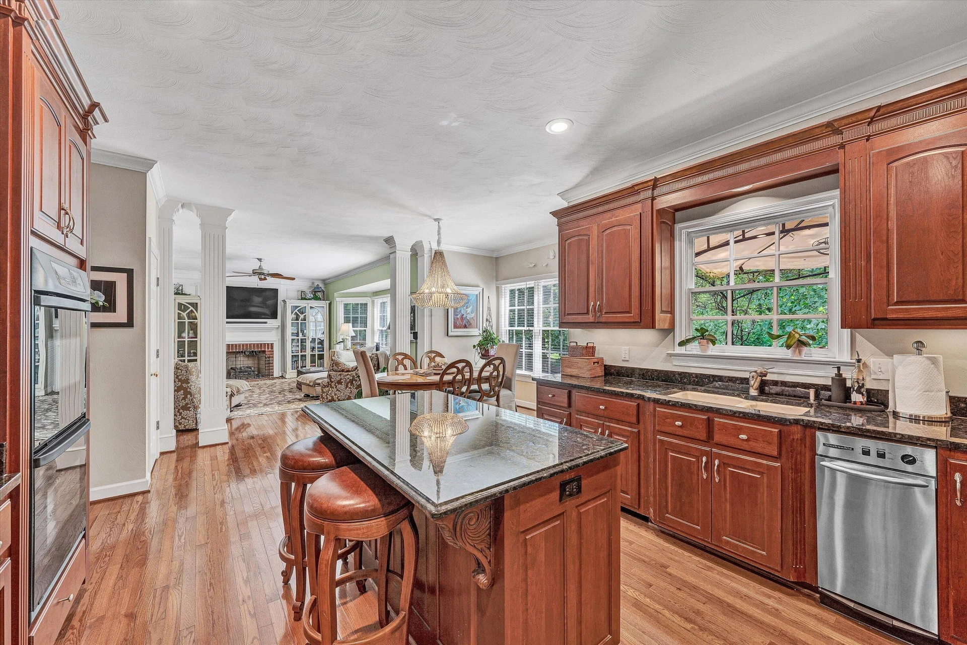 5504 Wales CT - Photo 16