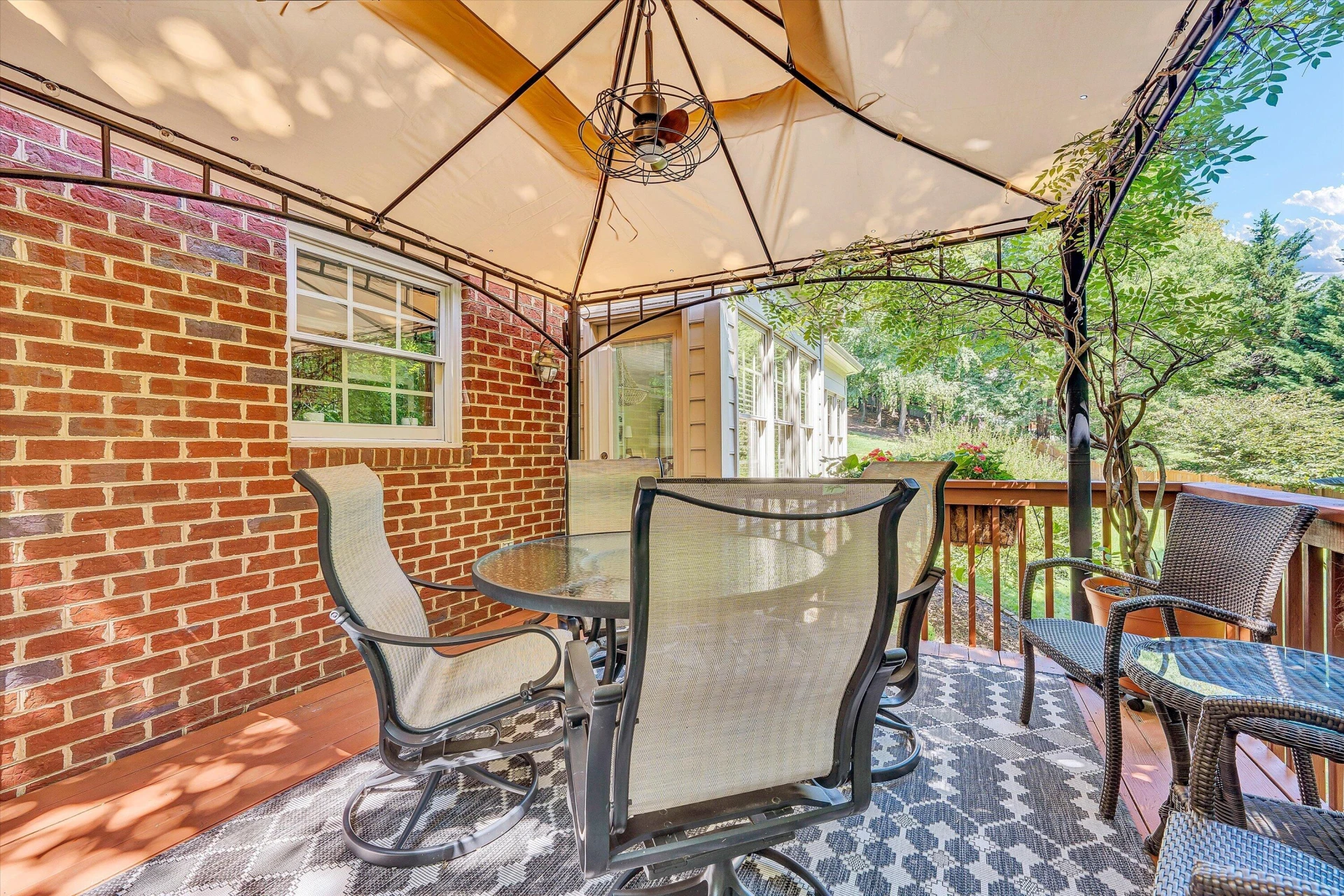 5504 Wales CT - Photo 22