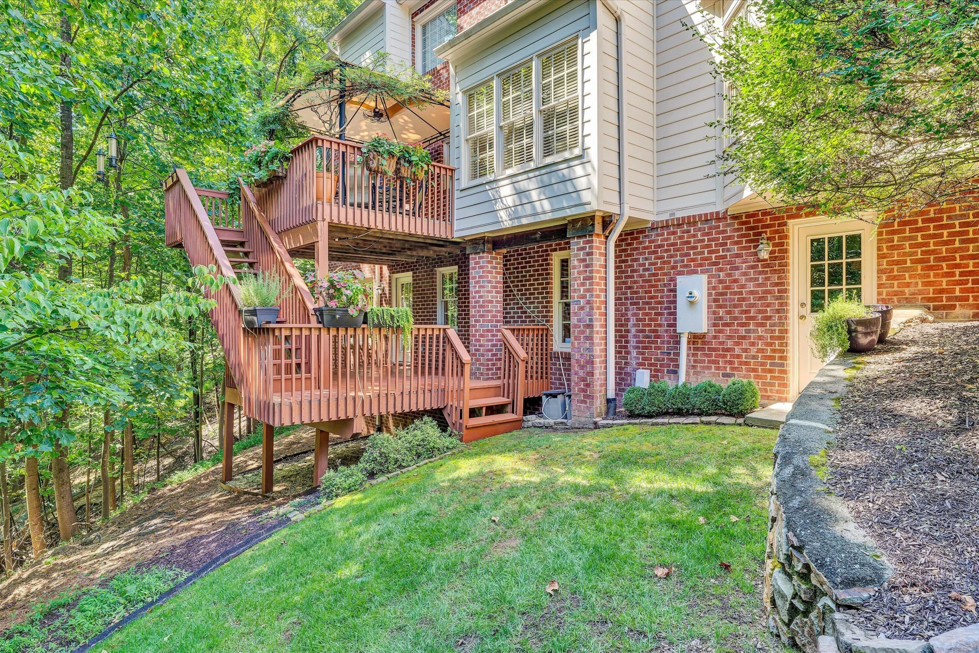 5504 Wales CT - Photo 46