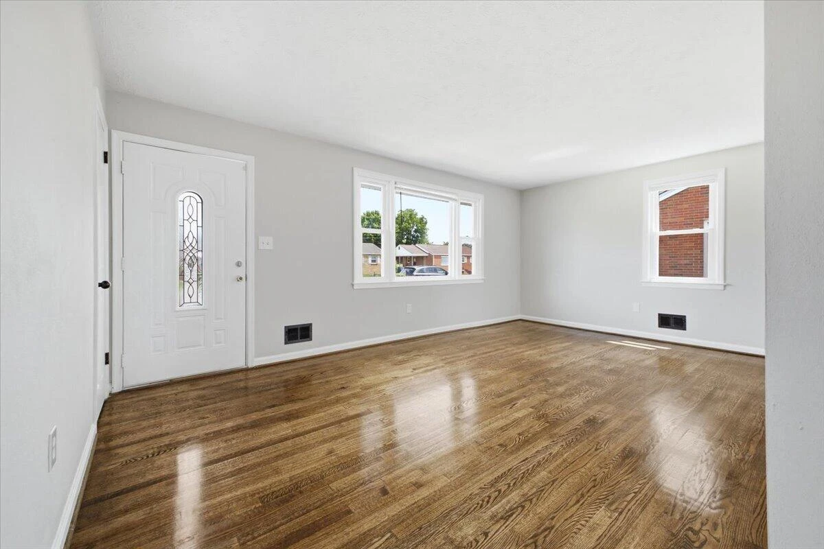 1418 22Nd ST NW - Photo 2