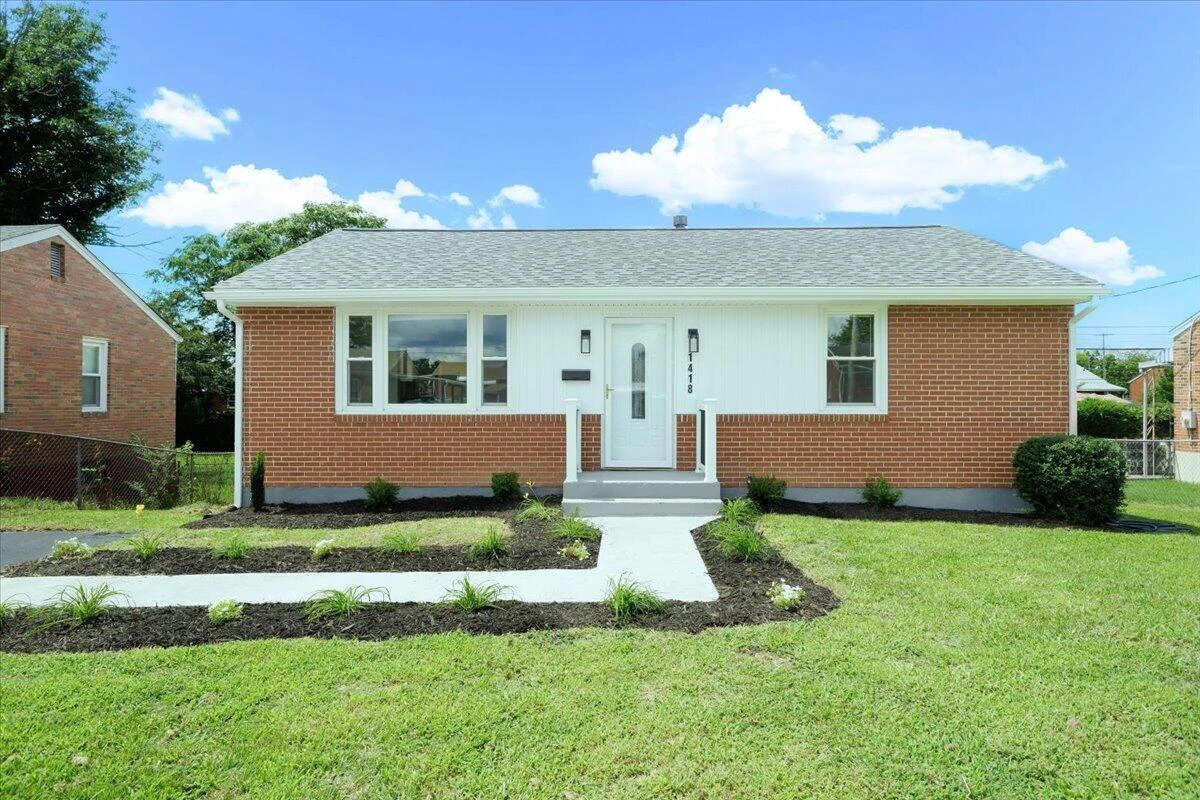 1418 22Nd ST NW - Photo 4