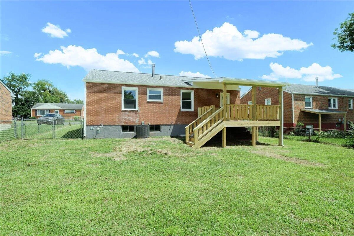 1418 22Nd ST NW - Photo 16