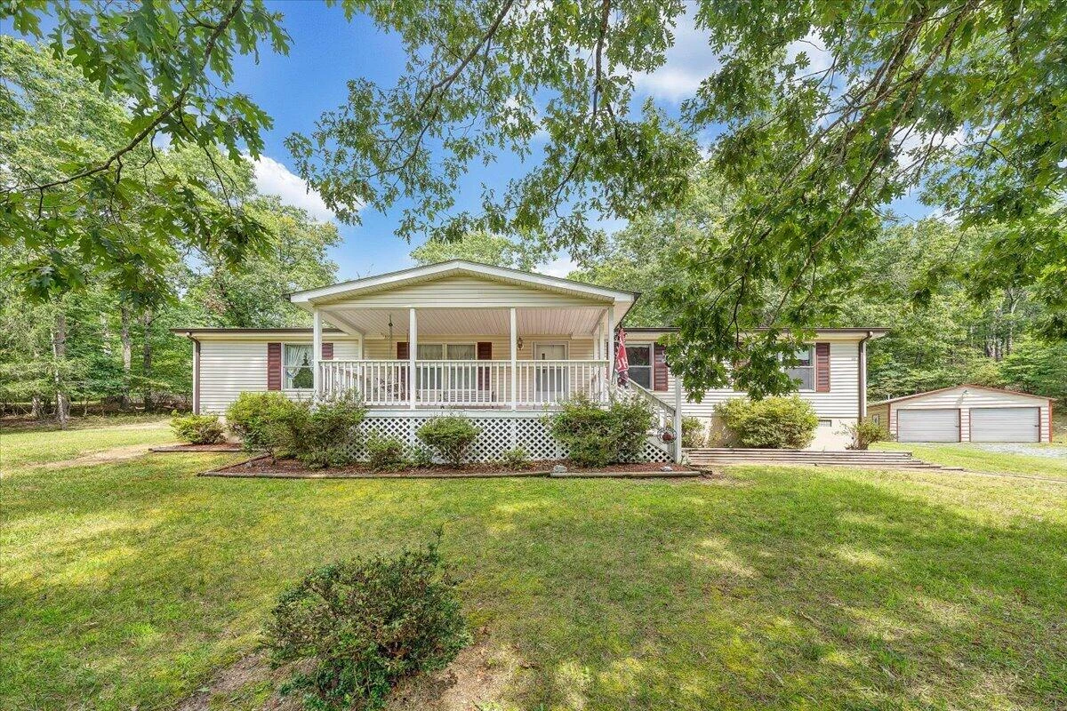 872 Hunters DR