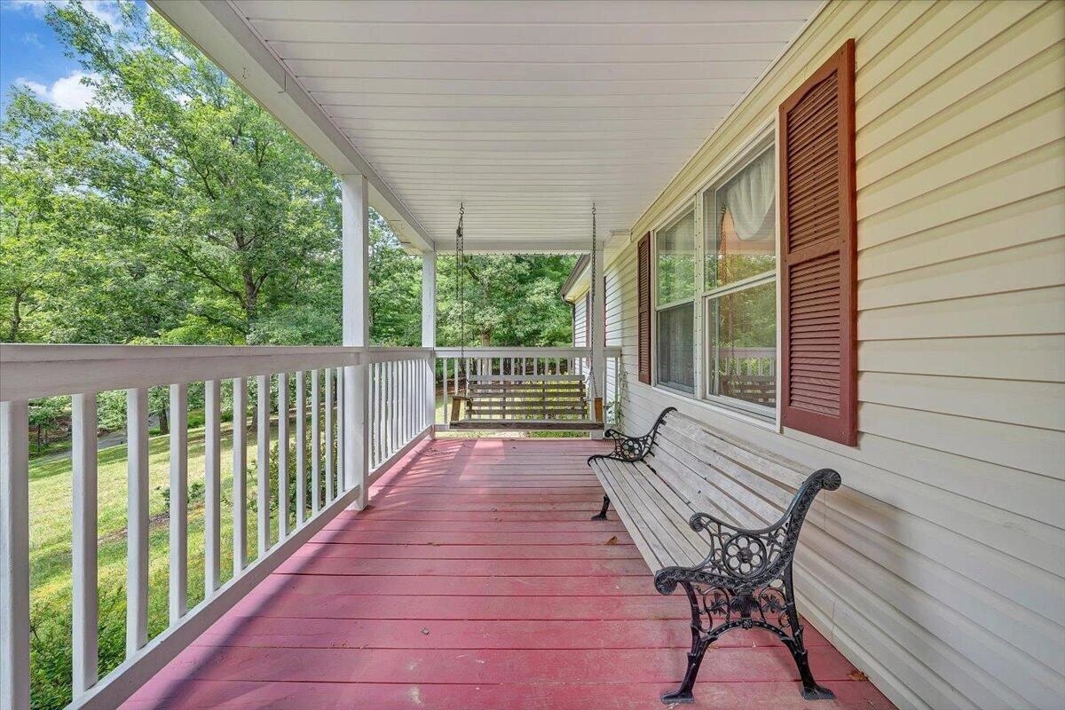 872 Hunters DR - Photo 4