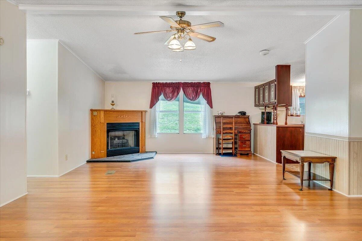 872 Hunters DR - Photo 6