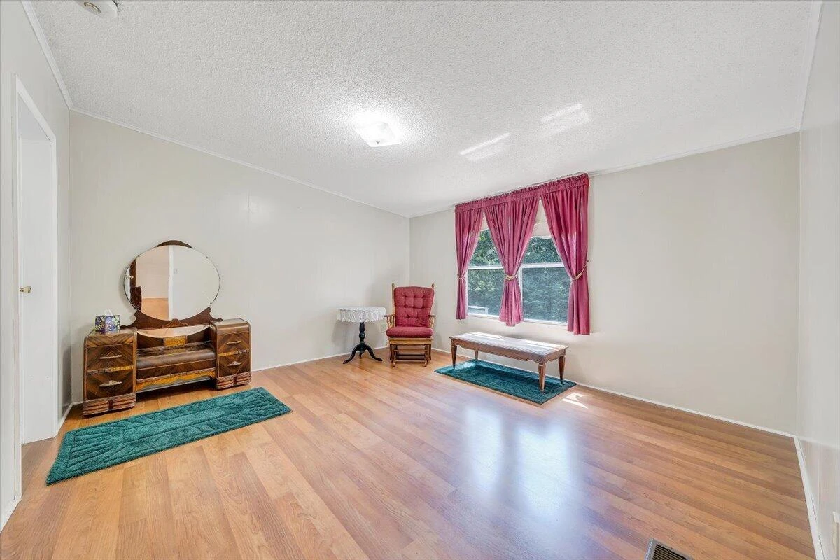 872 Hunters DR - Photo 17