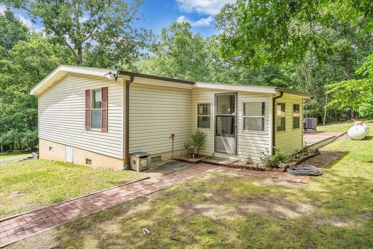 872 Hunters DR - Photo 28