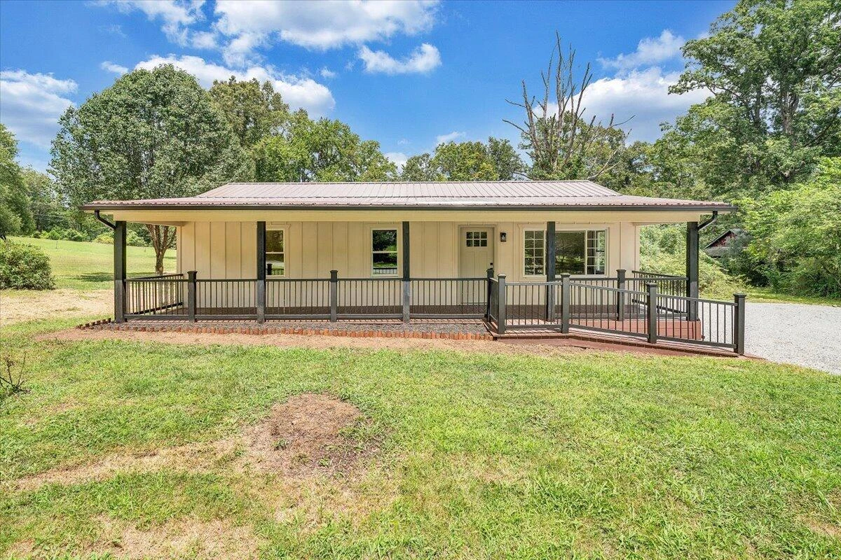 97 Green Acres LN