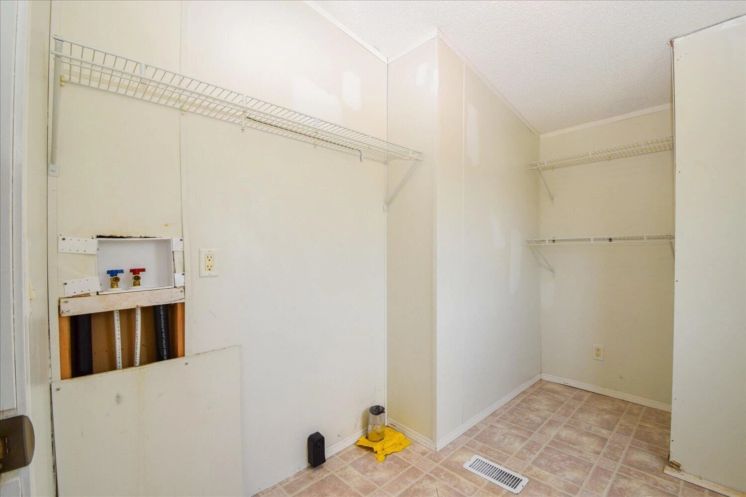 2392 Izaak Walton RD - Photo 21