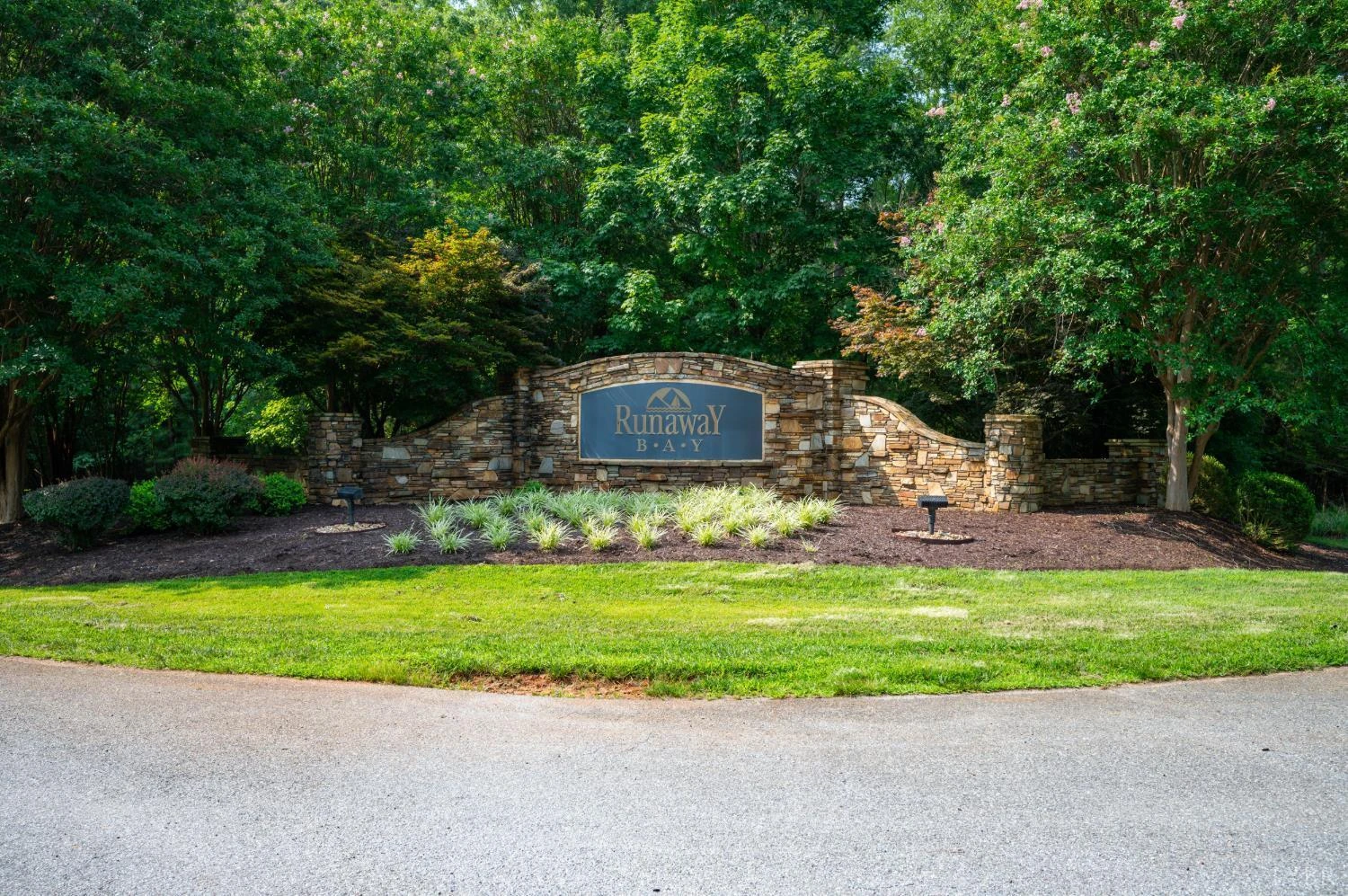 306 Runaway Bay RD - Photo 11