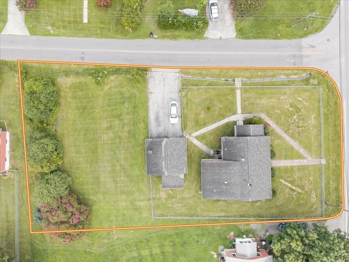 3707 Colonial AVE - Photo 3