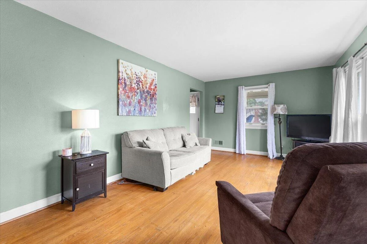 3707 Colonial AVE - Photo 7