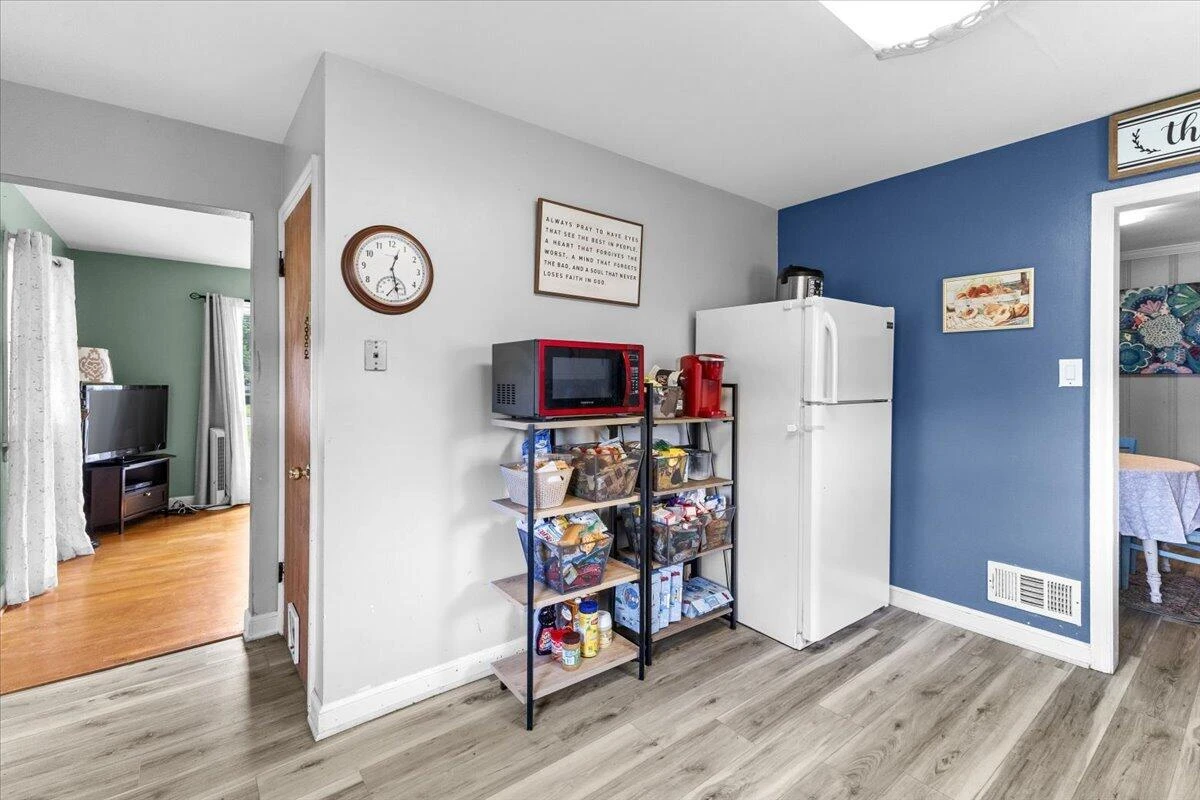3707 Colonial AVE - Photo 9