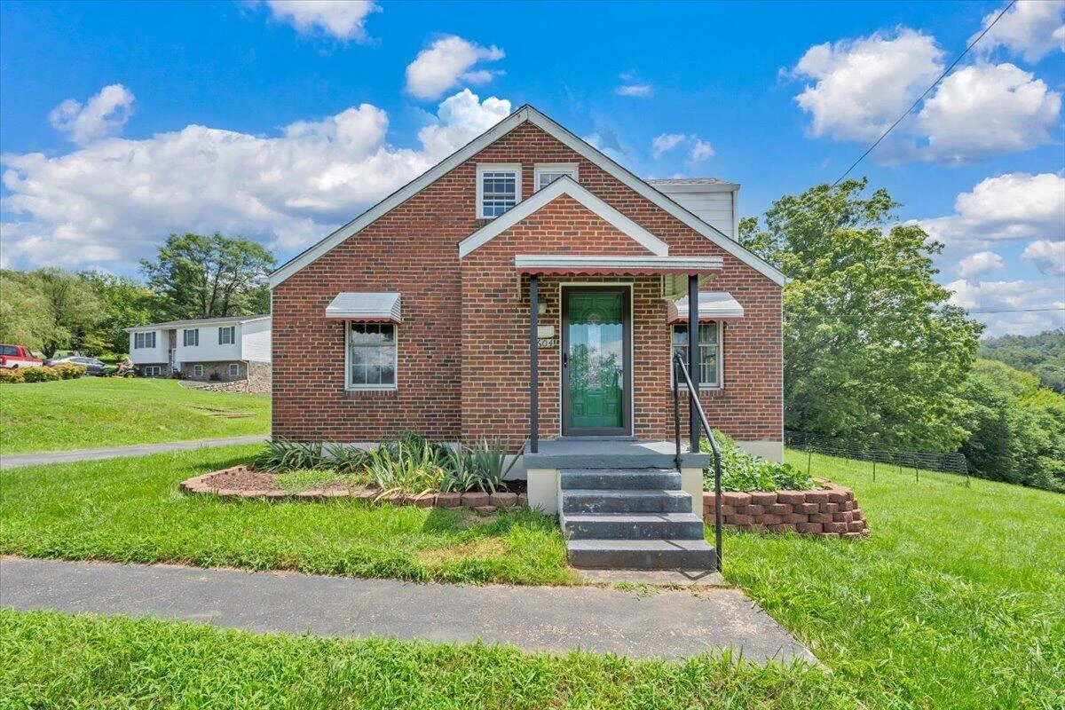 1604 Hiram ST SE