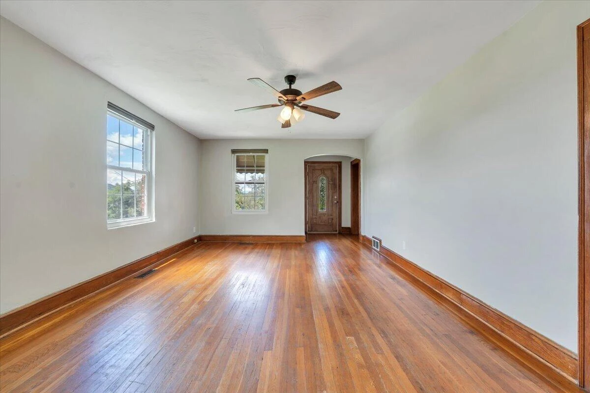 1604 Hiram ST SE - Photo 5