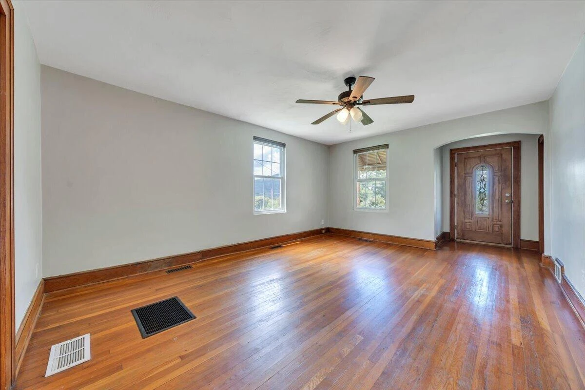1604 Hiram ST SE - Photo 6