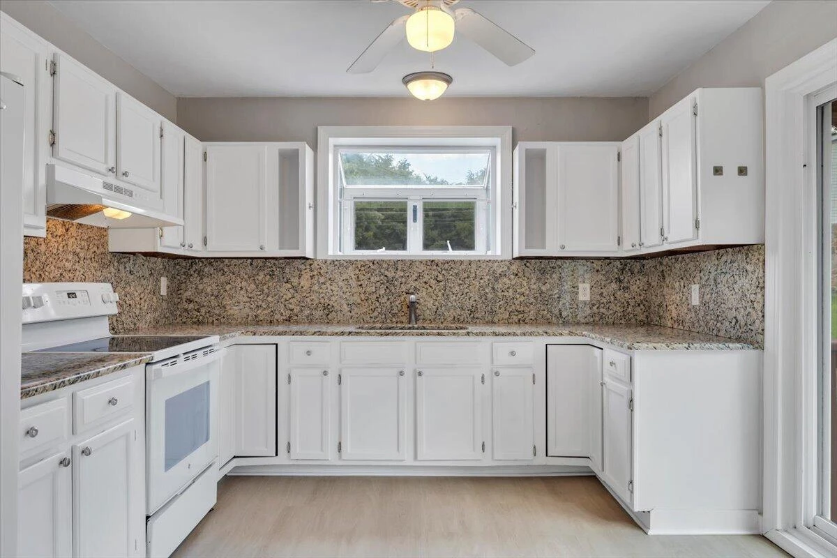 1604 Hiram ST SE - Photo 17
