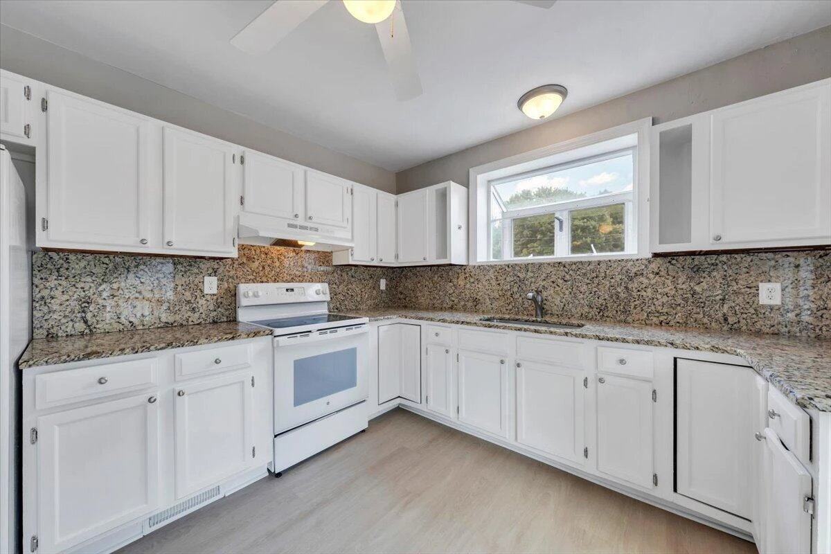 1604 Hiram ST SE - Photo 18