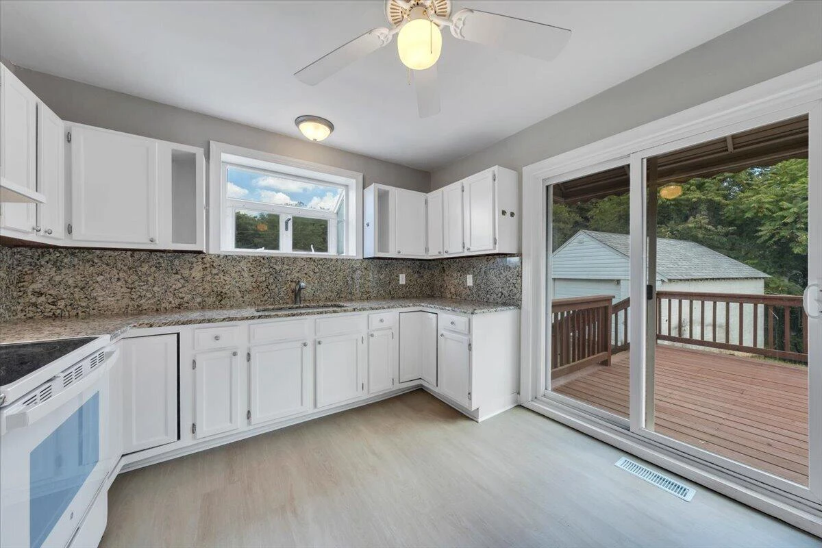 1604 Hiram ST SE - Photo 19
