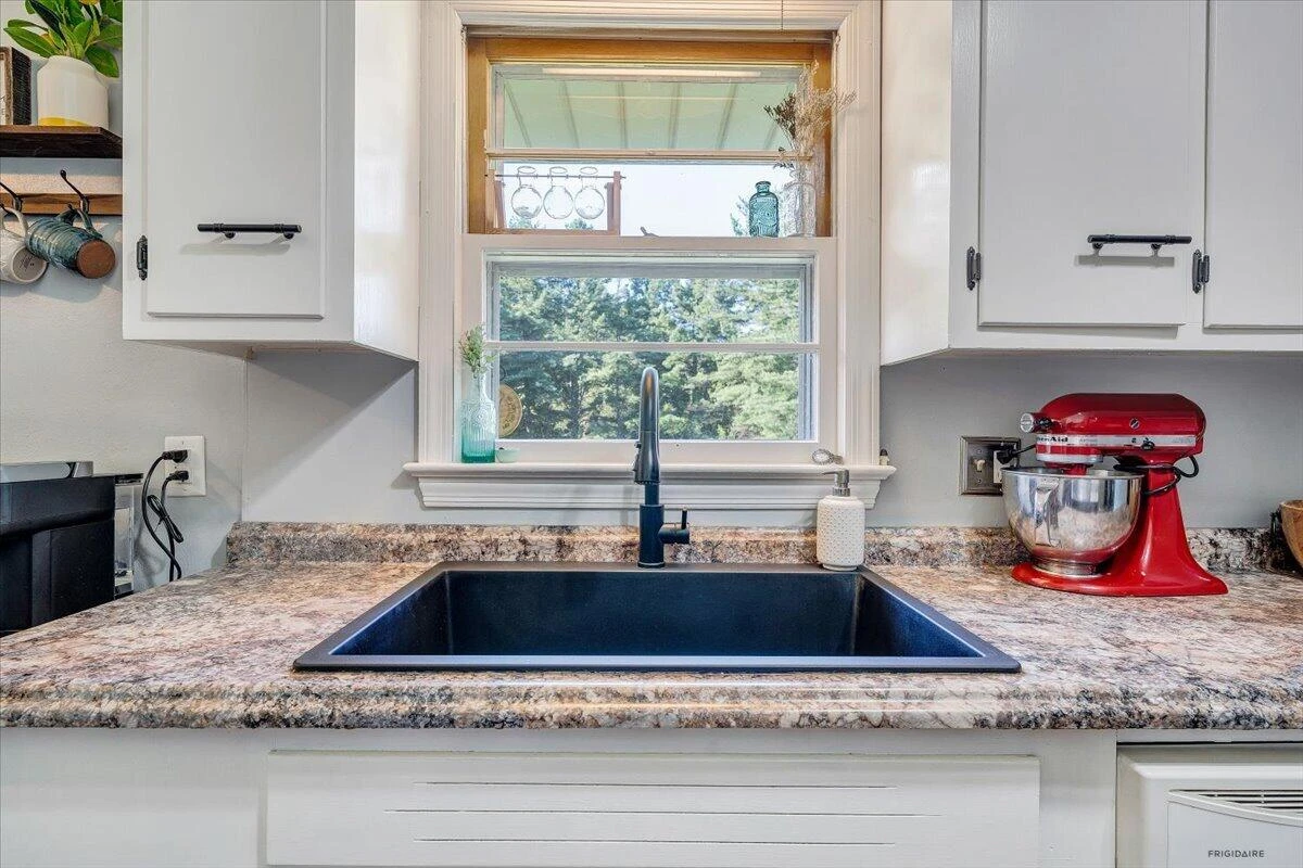 810 Pinecrest AVE - Photo 7