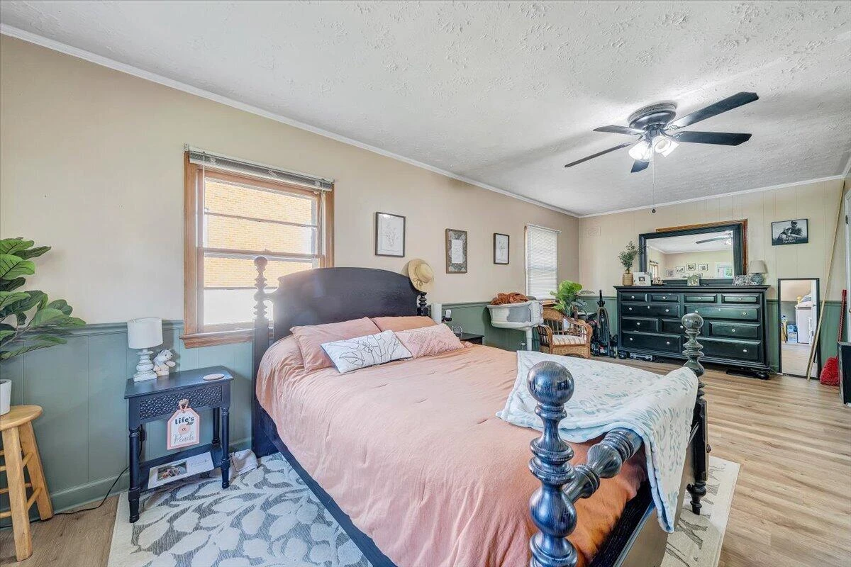 810 Pinecrest AVE - Photo 10