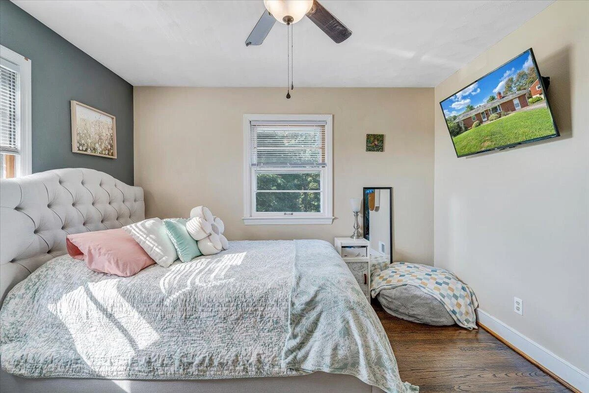 810 Pinecrest AVE - Photo 12