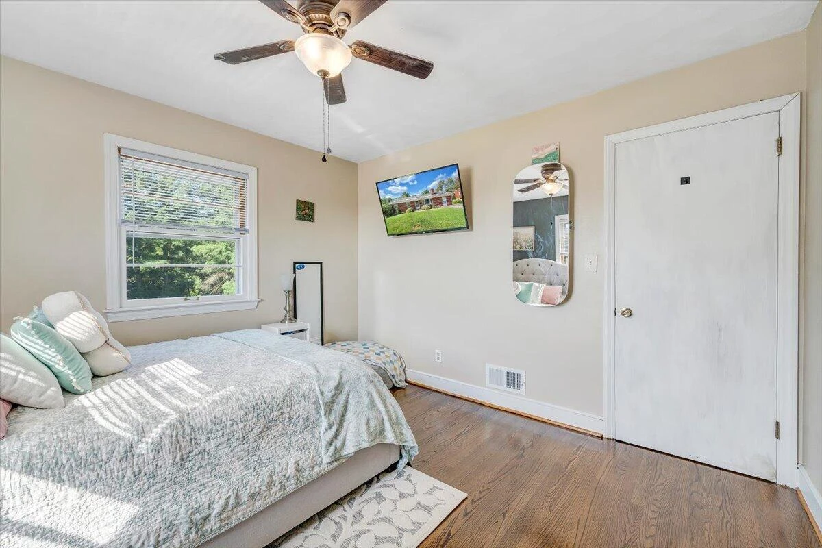 810 Pinecrest AVE - Photo 13