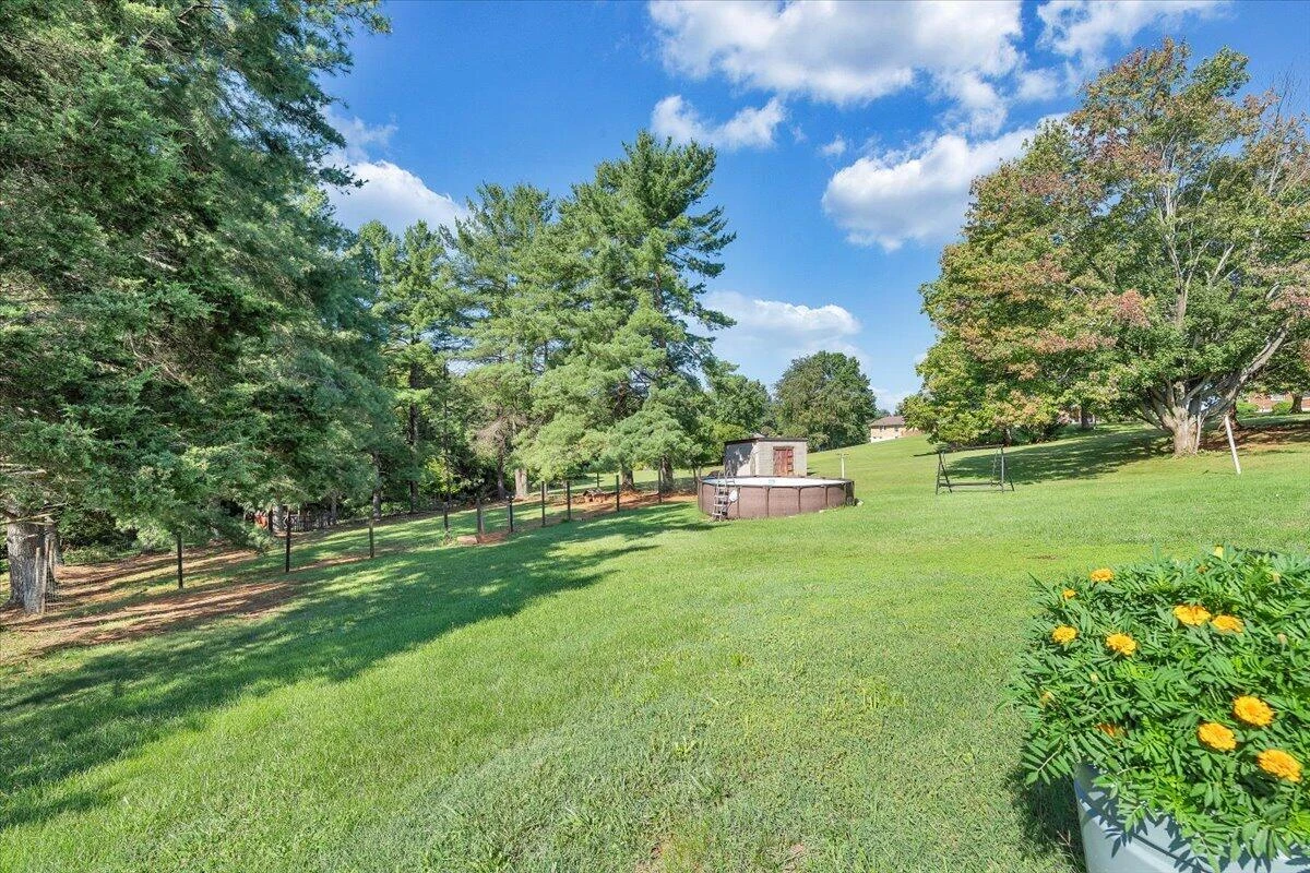 810 Pinecrest AVE - Photo 27