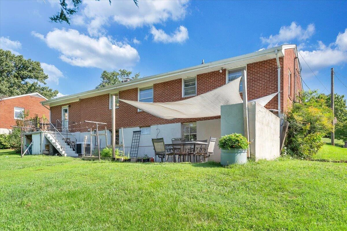 810 Pinecrest AVE - Photo 28