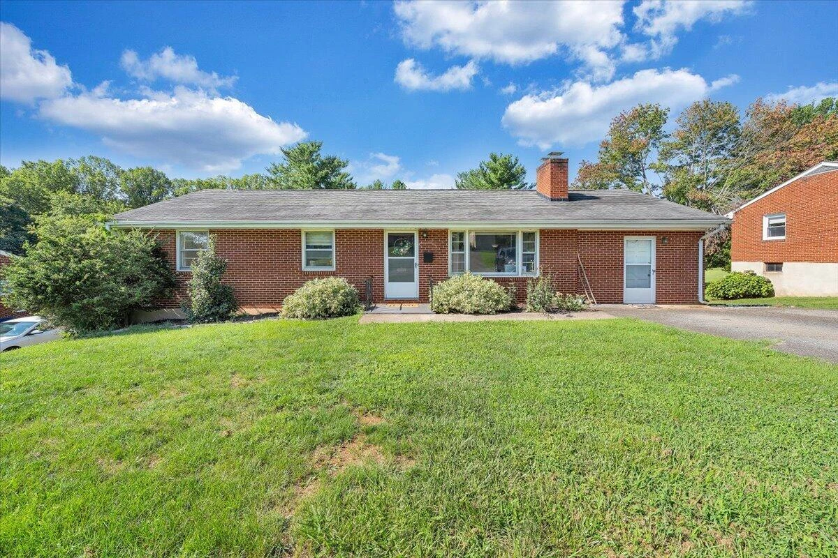 810 Pinecrest AVE - Photo 32