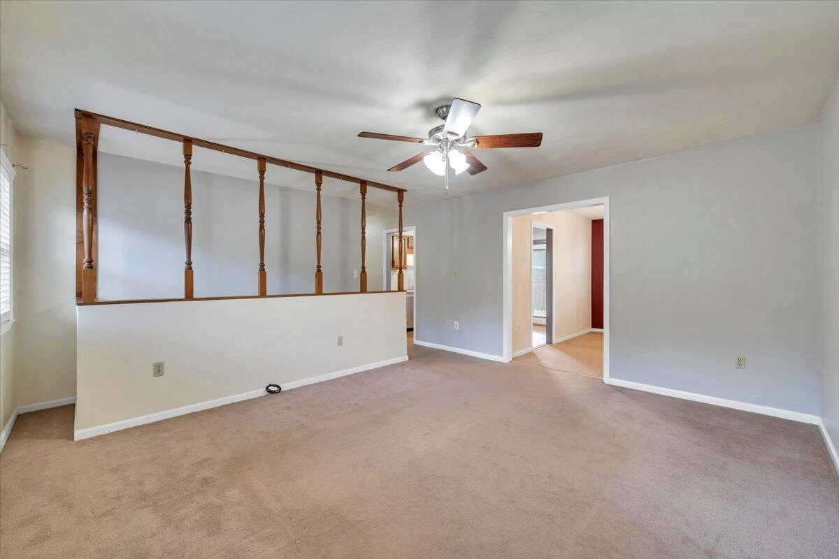 2036 Elizabeth DR - Photo 4