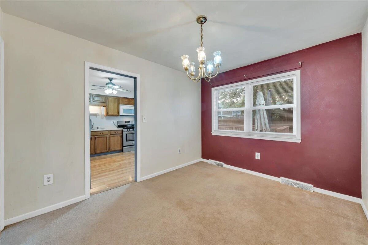 2036 Elizabeth DR - Photo 7